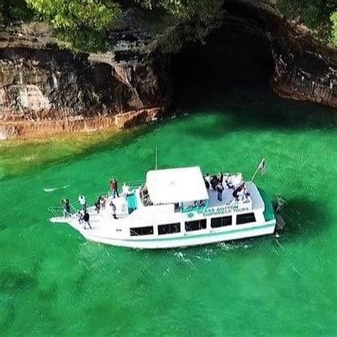 Maybe you would like to learn more about one of these? Glass Bottom Boat Shipwreck Tours Munising, MI - YouTube