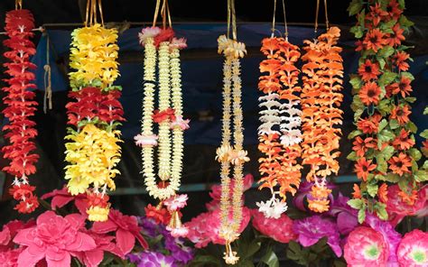Hawaiian Traditions To Know Before You Visit