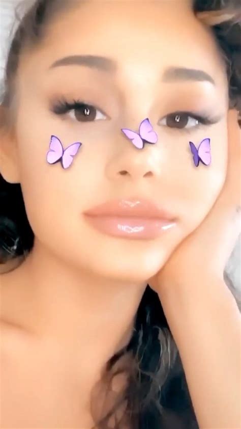 Cute Beauty Ariana Grande Teasing With Her Amazing Cleavage Team Celeb