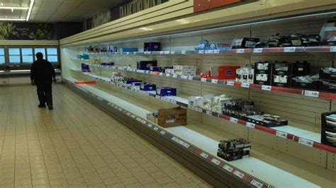 Την απεργία είχαν εξαγγείλει τα 13 σωματεία ναυτεργατών της πνο. Απεργία ΠΝΟ: Προβλήματα στο Ηράκλειο - Άδειασαν τα ράφια ...