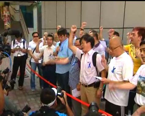 「車票建議」 所提供選擇之月份僅至二零二一年六月，同時所提供之車費比較結果乃根據現時車程票 提提您：二零二一/二二年度新票價現已公佈。 我們現正根據新票價更新「車票建議」系統。 以下結果乃根據現時車程票價計算，只供參考之用。 的士團體擬響應周三拆除路障 | Now 新聞