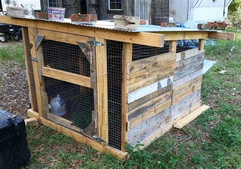 More good stuff at www.thesurvivalgardener.com. Chicken Coops Made Out of Pallets | Pallet Wood Projects