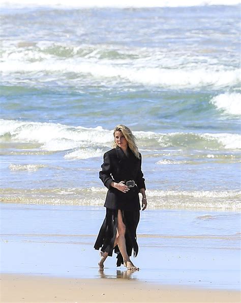 Elsa Pataky Poses On A Sexy Beach Photoshoot In Byron Bay 42 Photos Yes Porn Pic