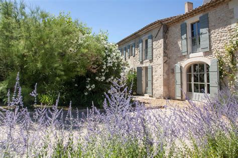 Mas a Saint Rémy de Provence Stile cottage Facciata in pietra