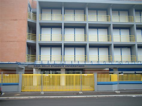 Il piano terra ha quasi tutta la superfice occupata dal parking. Accordo raggiunto, la casa dello studente resta in via ...