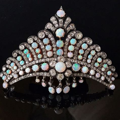 Pin Auf Tiaras Opal