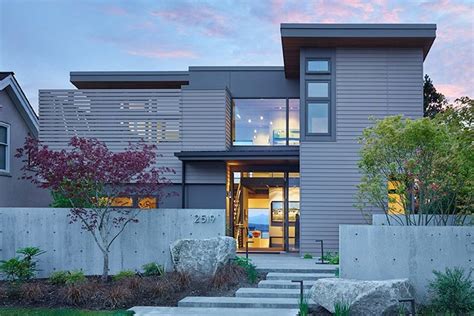 Roof terraces are one of the dreams of modernist architecture, but have not seen the popularity of parapet roofs due to their complexity and the difficulties associated with overlooking provisions written into residential design codes. Simple Modern Roof Designs