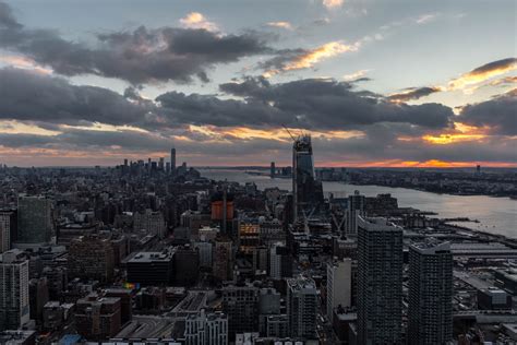 Nyc Rooftopper Climbs Skyscrapers For Instagram