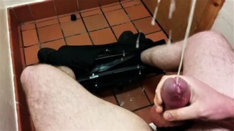 Making It Rain HUGE Cumshot In Public Toilet Pornhub Com