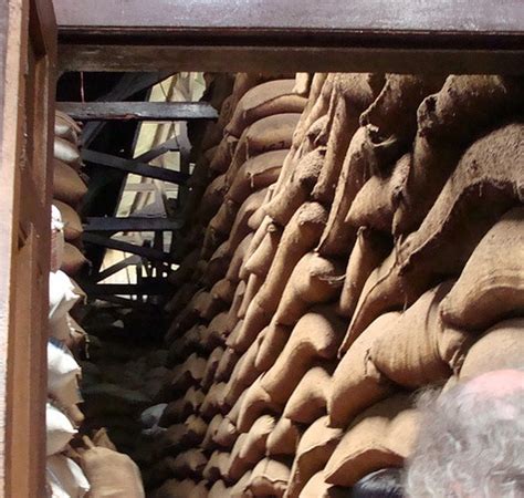 Periksa hasil obrasan apakah sudah sesuai dengan harapan anda atau belum. MESIN PENGOLAHAN KOPI DAN KAKAO: PROSES PENGOLAHAN BIJI KOPI