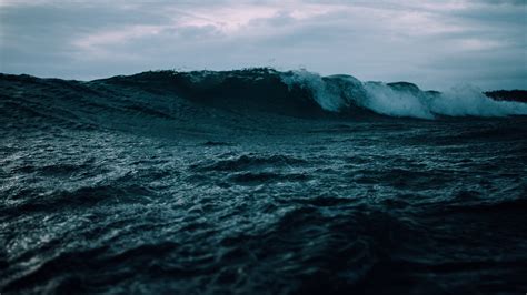 Sea Waves Surf Cloudy 4k