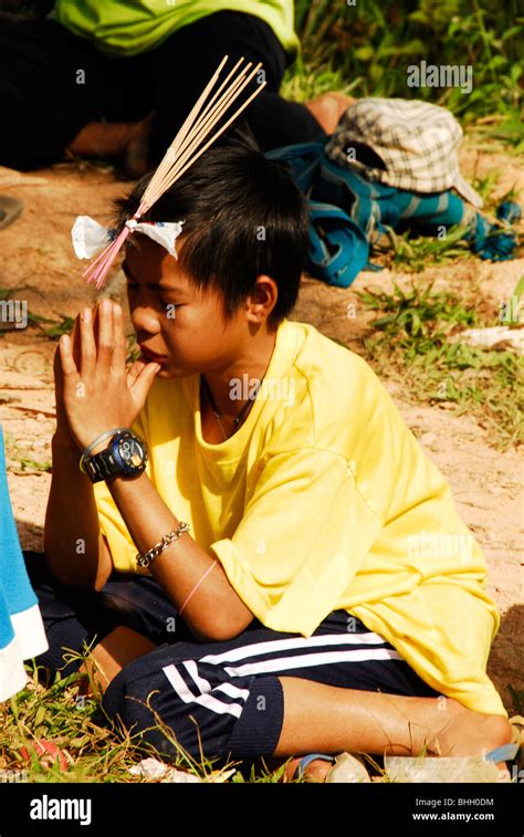 Karen Girl Praying Umpium Refugee Camp Near Mae Sot Northern