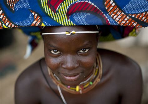 mucubal woman angola she lives on the bank of a dry rive… flickr