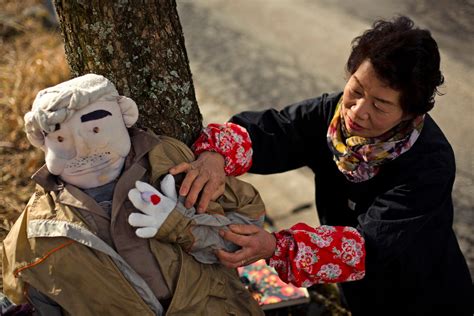 Japanese Doll Town Contains 300 Life Sized Dolls Business Insider
