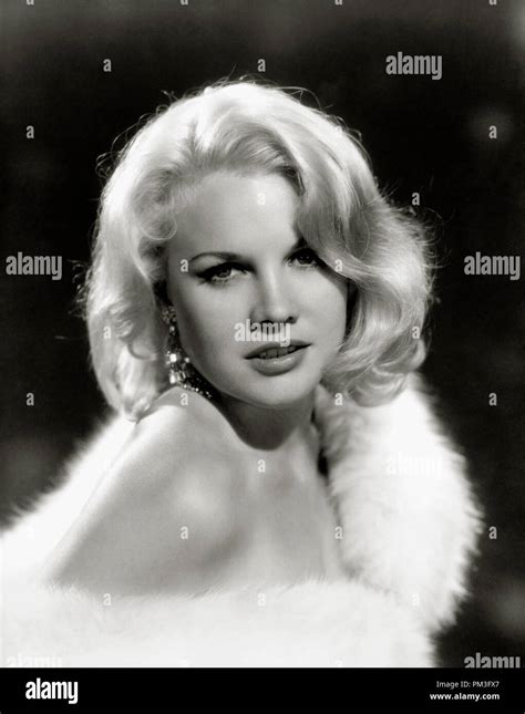 Carroll Baker Harlow Hi Res Stock Photography And Images Alamy