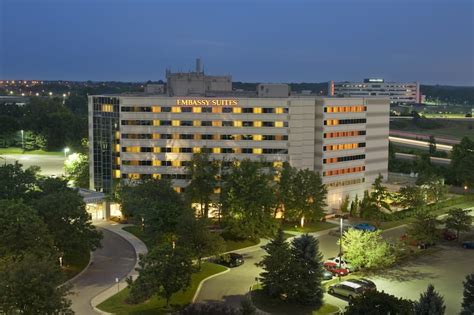 Embassy Suites Hotels In Detroit Mi Find Hotels Hilton