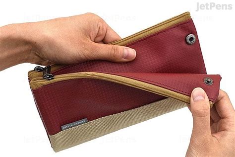 Easy to hold in your hand, it's the the band holds the notebook in place inside, while another band holds the notebook cover closed. Pilot Style Choice Carbon Multi Type Pen Case - Wine Red ...