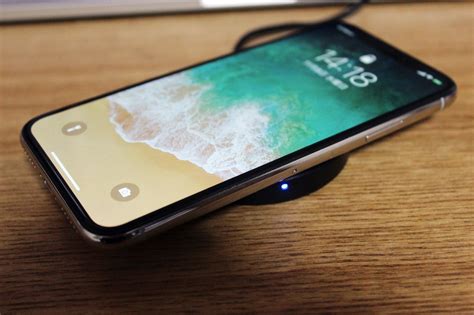 The eleventh generation of the iphone. iPhone Xのワイヤレス充電ってぶっちゃけどう？