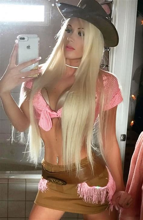 Bunny Ranch Hooker 28 Arrested On Drug And Weapons Charges At Infamous Brothel Daily Mail Online