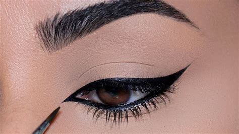 How To Foxy Eyeliner For Semi Hooded Eyes