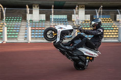 Most people use a combination of both. Japanese Man sets New World Record for Longest Wheelie ...