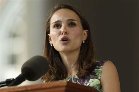 Un Discours Pour Les Jeunes Diplômés Natalie Portman Bouleverse Harvard