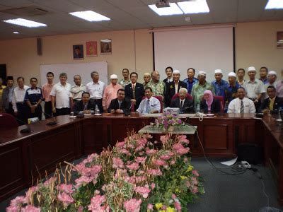 Bangunan pejabat daerah dan tanah ini telah siap dibina dalam tahun 1897. CUKAI TANAH SEREMBAN: Majlis Taklimat Pembahagian Harta ...