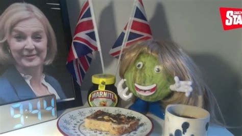 Great Britain Lettuce Finally Beat Liz Truss The Viral Gag Of The