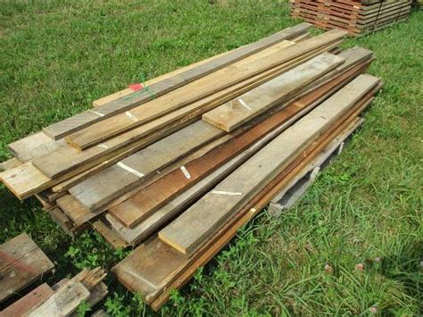 Rough Sawn Lumber Mostly Oak 4 To 8 Older Albrecht Auction Service