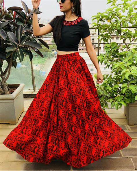 Red And Black Crop Top And Skirt Set By Threeness The