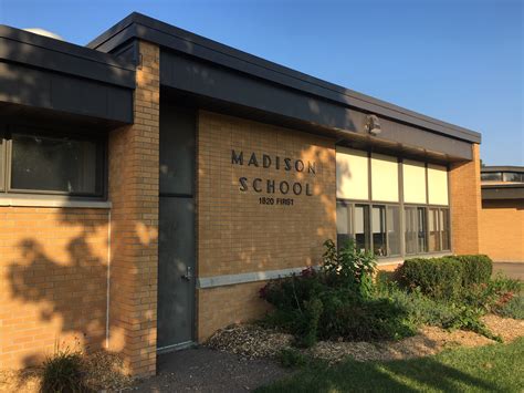 Madison Elementary Student Tests Positive For Covid 19 Voice Of Muscatine