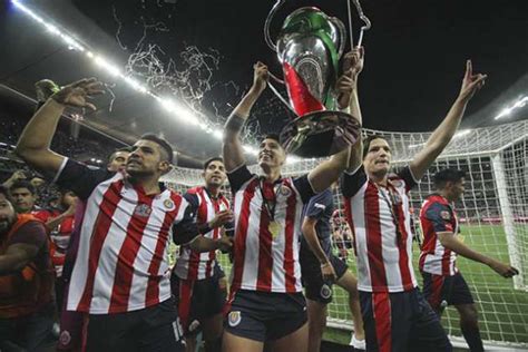 Chivas Es Campeón Del Clausura 2017 Levantan Su Título 12