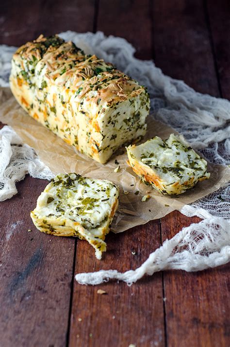 Garlic Herb And Cheese Pull Apart Bread Chew Town Food Blog