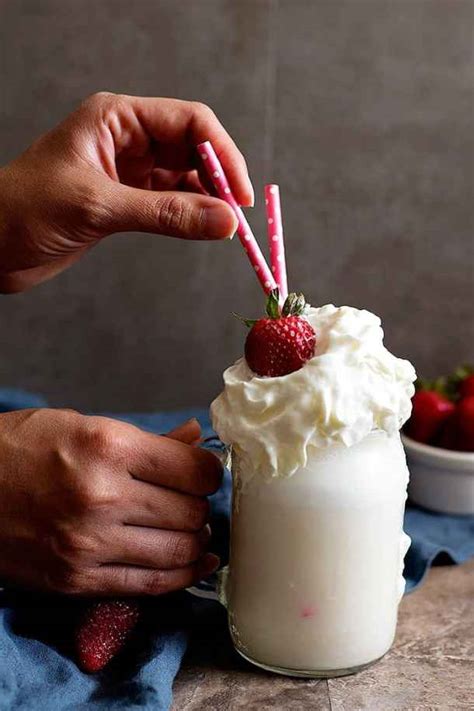 Classic Vanilla Milkshake Video • Unicorns In The Kitchen