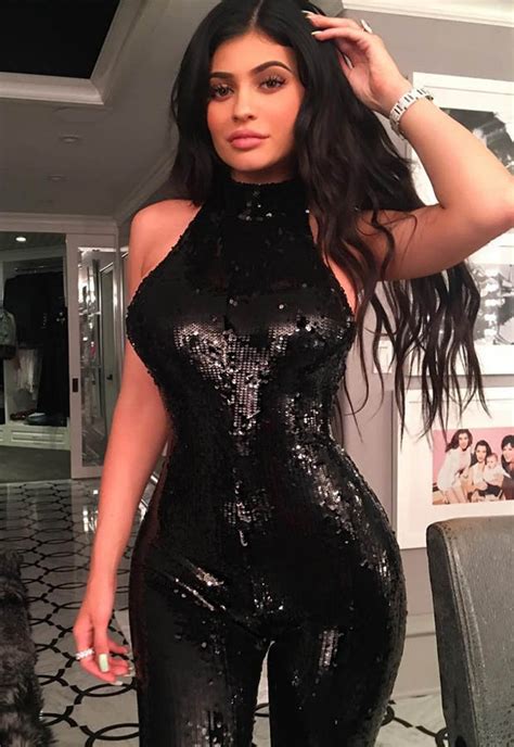 Plastic Surgeon On Kylie Jenner Boob Job Rumours ‘theyre Swollen Daily Star