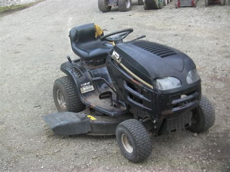 Mtd Ride On Lawnmower With A 42in Cutting Deck Sooke Victoria