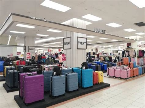 2 minute walk to the local food center where you can sample various local. AEON Ipoh Kinta City Luggage Promotion (valid until 21 ...