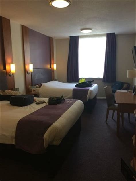 0.1 miles from county hall, london Twin Room number 424 - Picture of Premier Inn London ...