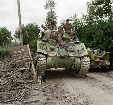 11 Juillet 1944 Un Sherman Du Hq 29th Armoured Brigade De La 11th