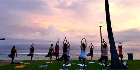 beach sunset yoga hawaii read reviews and book classes on classpass
