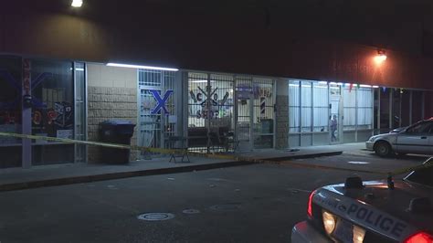 Police Multiple People Shot One Dead In Southwest Houston Barber Shop