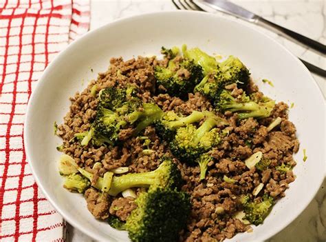 Meanwhile microwave the broccoli florets for about 4 minutes. Crockpot Keto Ground Beef & Broccoli | Easy Low Carb ...