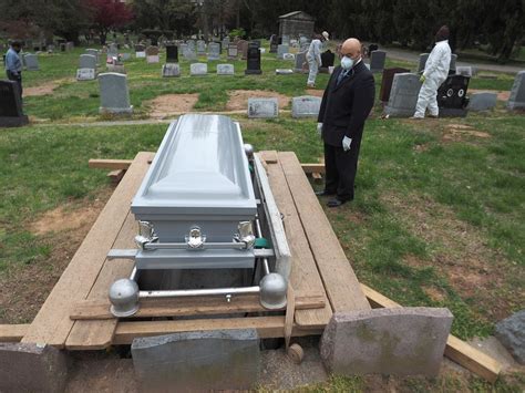 Open Caskets May Soon Be Allowed At Nj Funerals Again State Says