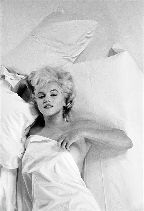 Marilyn Monroe Rests Between Takes During The Making Of The Misfits Nevada Usa 1960 Estate