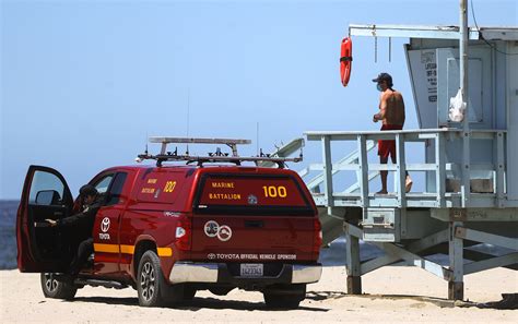 Baywatch Lifeguards In Los Angeles Earning Up To 500000 Per Year Society El PaÍs English