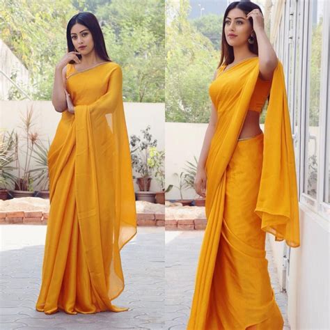 Plain Saree Carries More Confidence With Simplicity Saree Look
