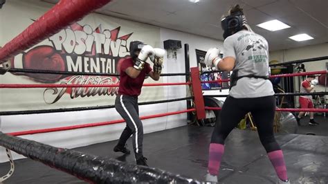 Female Boxers Sparring Mexican Style Esnews Boxing Youtube