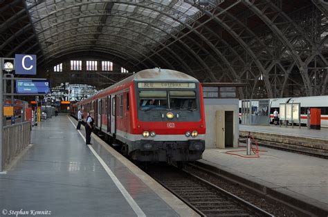 Station leipzig hbf, station leipzig hauptbahnhof (nl). RE10 (RE 18457) von Leipzig Hbf nach Cottbus steht auf ...