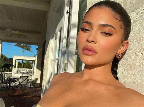 Kylie's all over gloss glam. Kylie Jenner Wears Two Piece Bathing Suits From Bikini ...