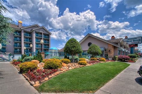 4 Advantages Of Staying At Our Hotel Near Dollywood Tn Accommodations